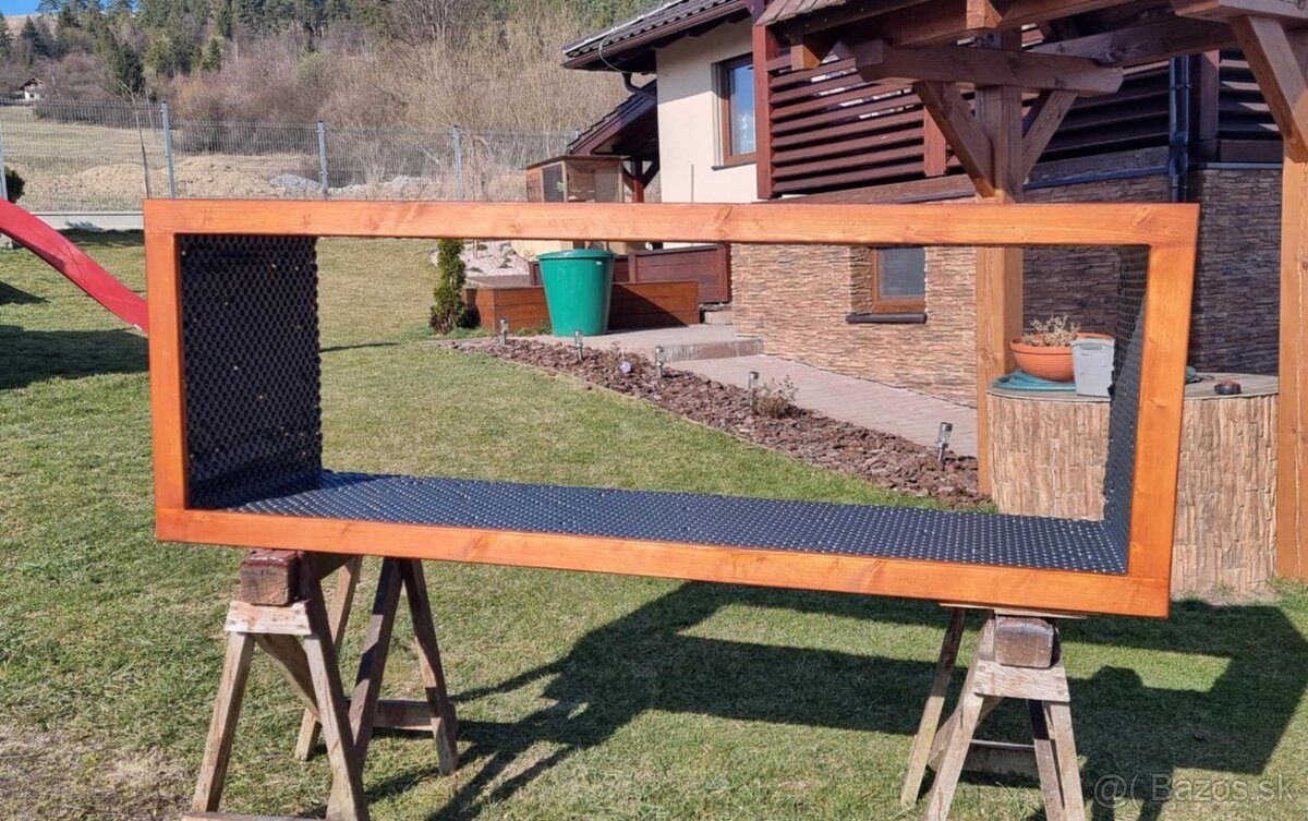 Vyvýšené záhony, pareniska, kvetináče