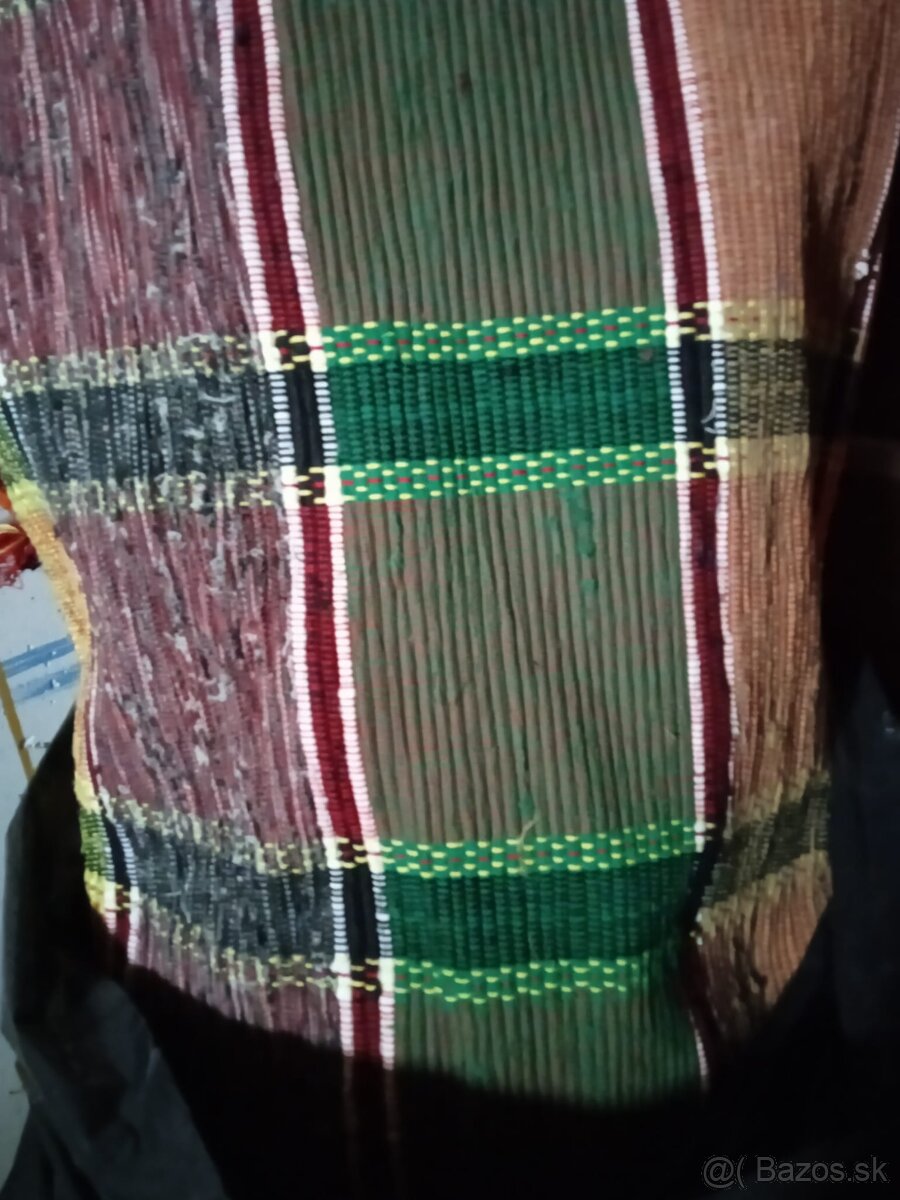 Tkaný koberec
