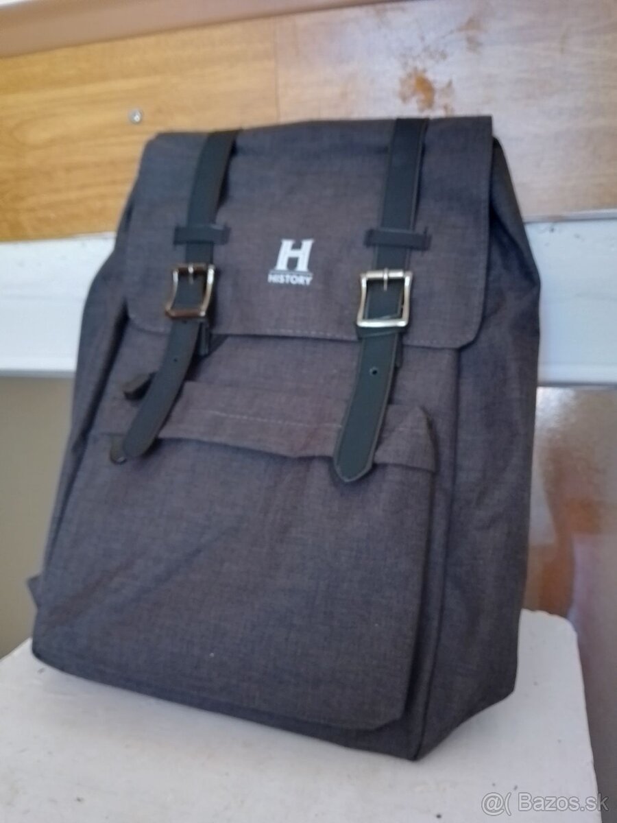 Nový batoh s USB
