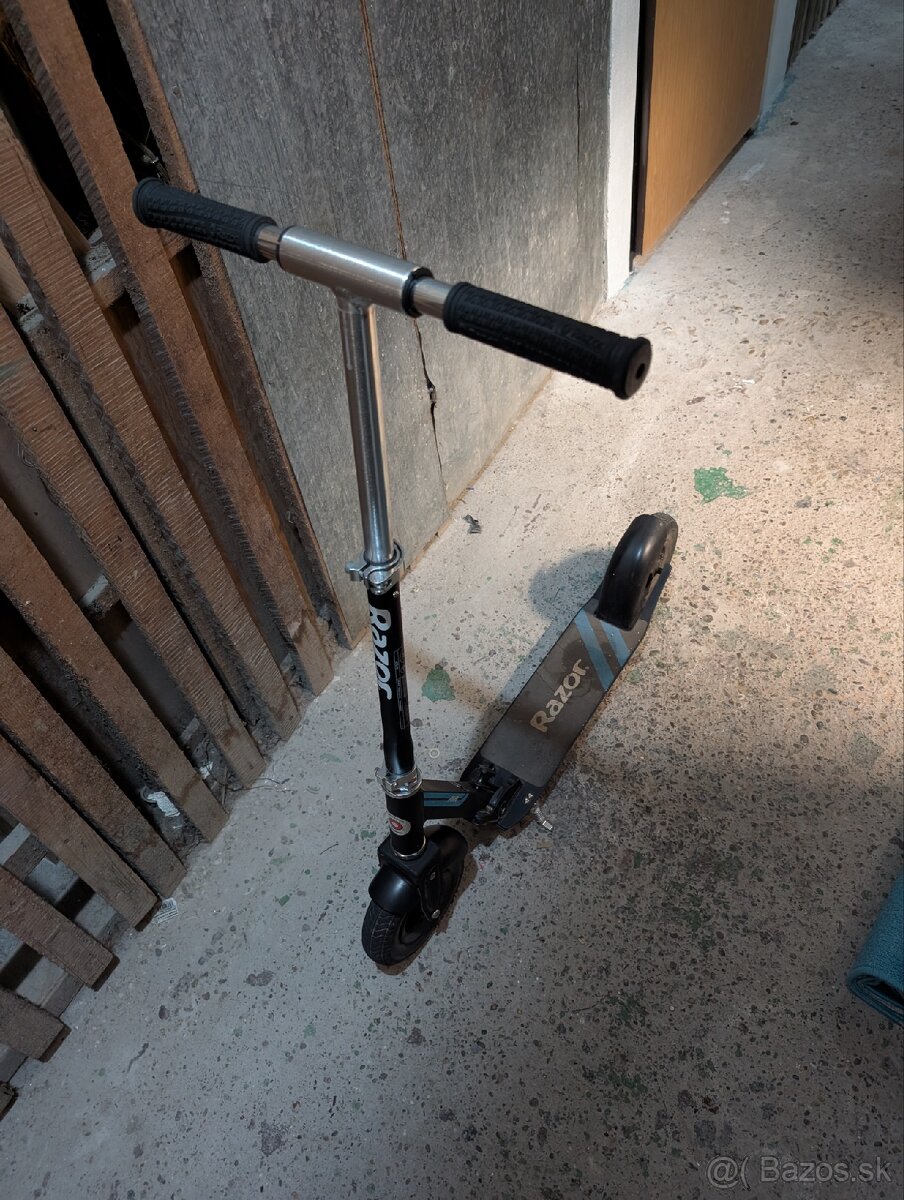 Skladacia kolobežka Razor A5 Air