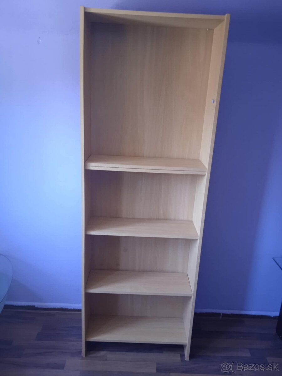 Regál policovi