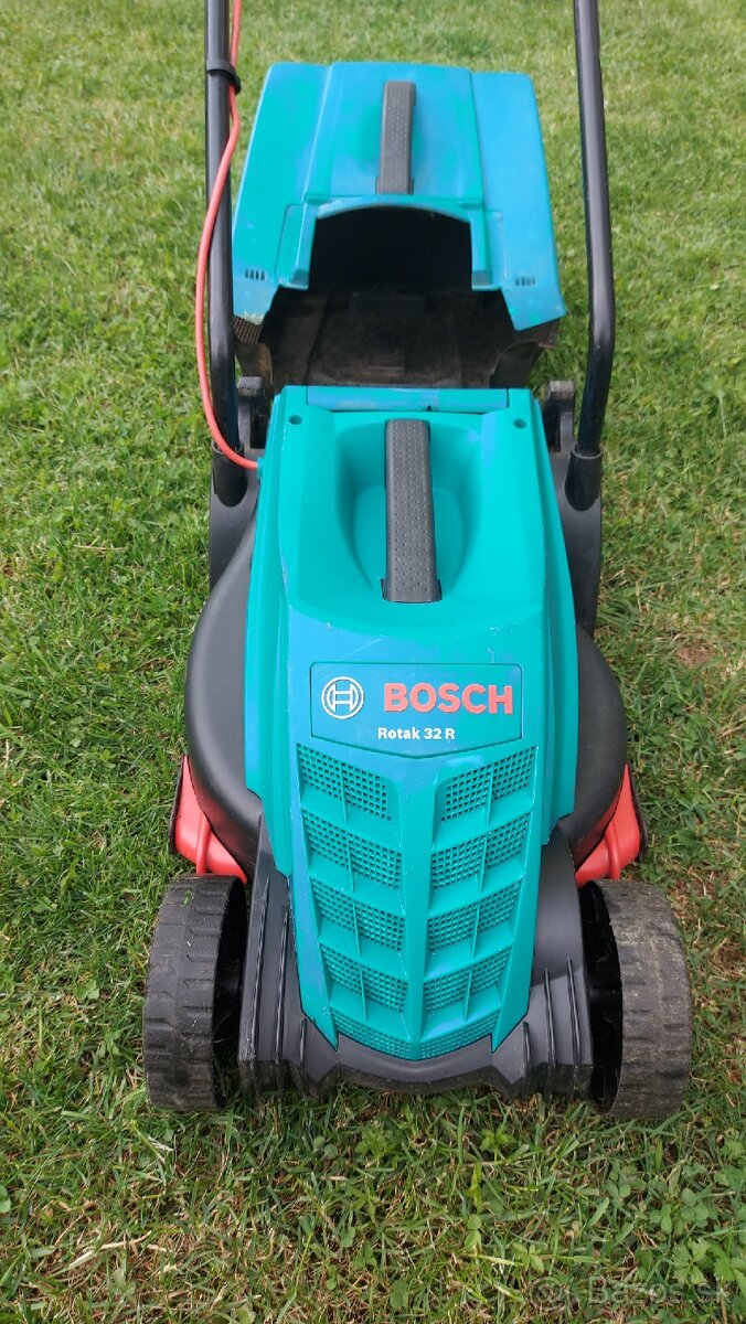 Kosačka Bosch Rotak 32R