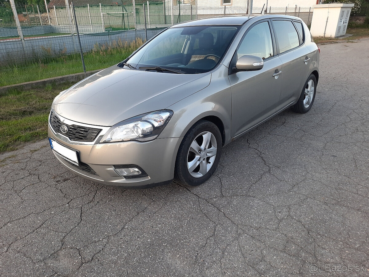 Kia Ceed 1.6 CRDi EXTRA 85 KW