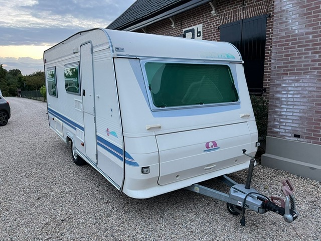 Predám karavan Adria 450,SPRCHA,BOJLER,ELEKTRONY