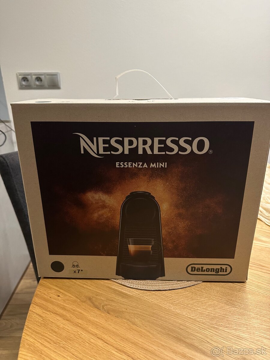 NOVÝ Kávovar Nespresso ESSENZA mini