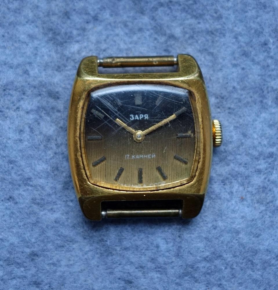 Pozlátené vintage stare hodinky ZARJA (ZSSR)