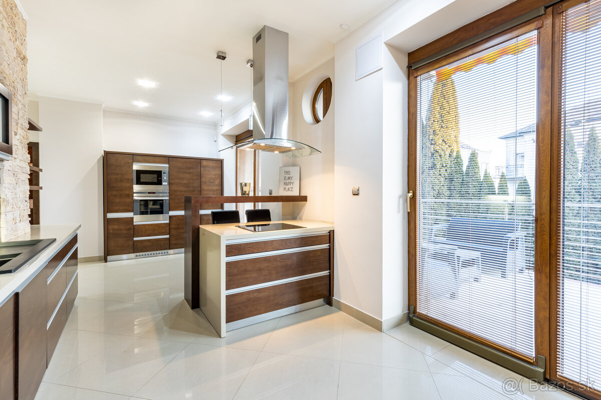 Na prenájom 5 izbový byt - Košice, Slovenského ulica