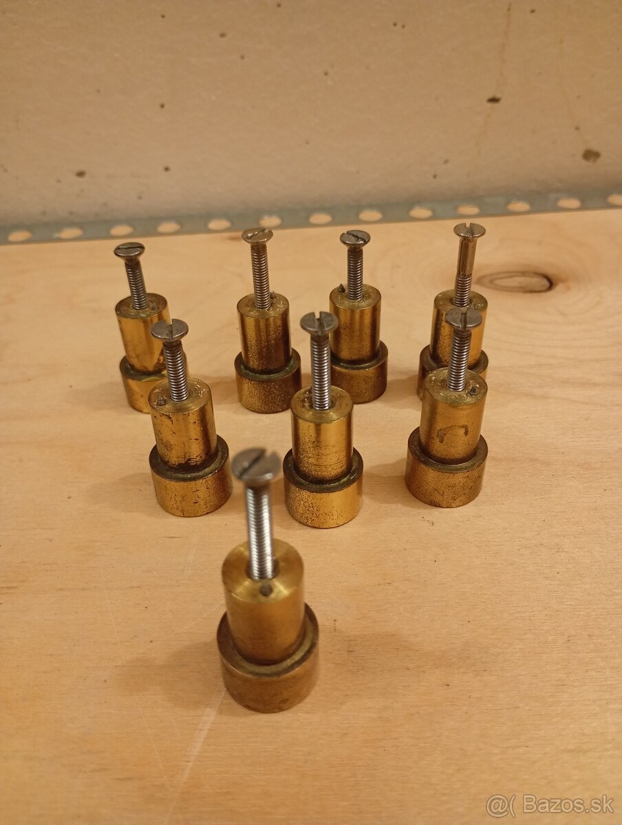 Úchytky, šuplík, vešiak , nábytok , retro