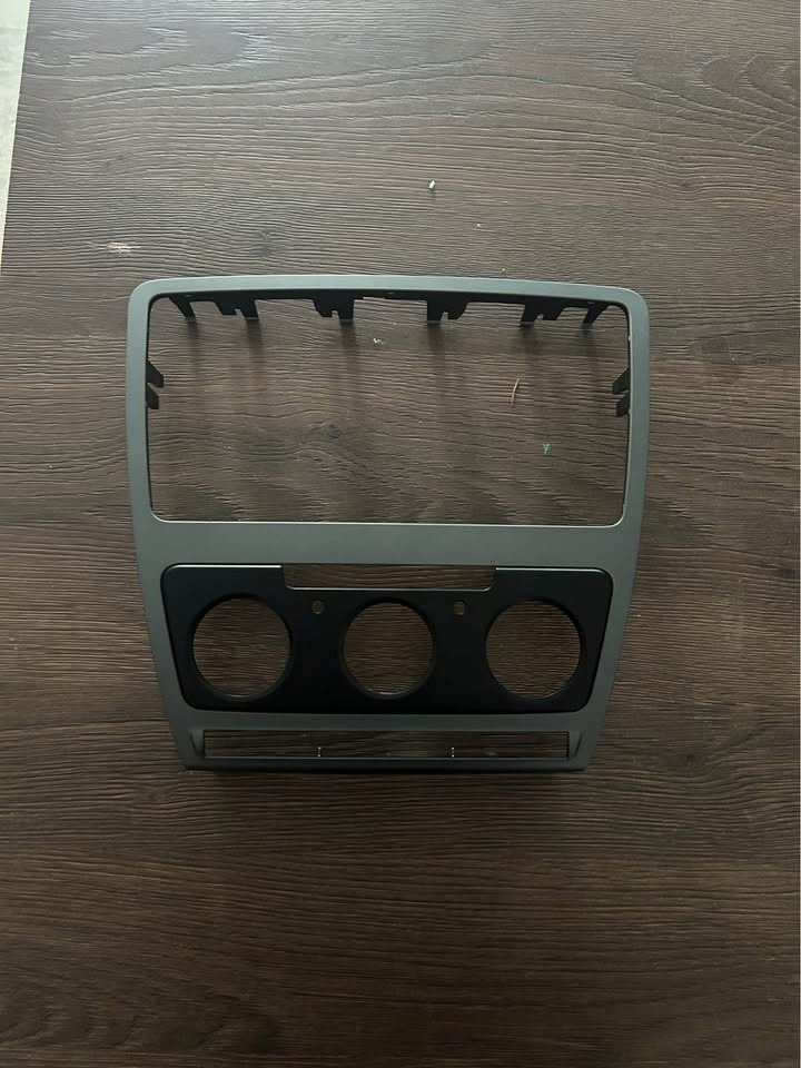 Škoda octavia 2 mriežka auto rádio