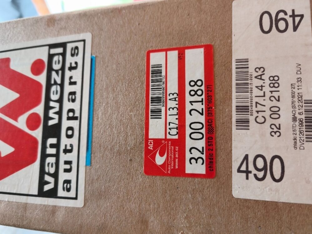 Chladič, chlazení motoru VAN WEZEL 32002188 MITSUB