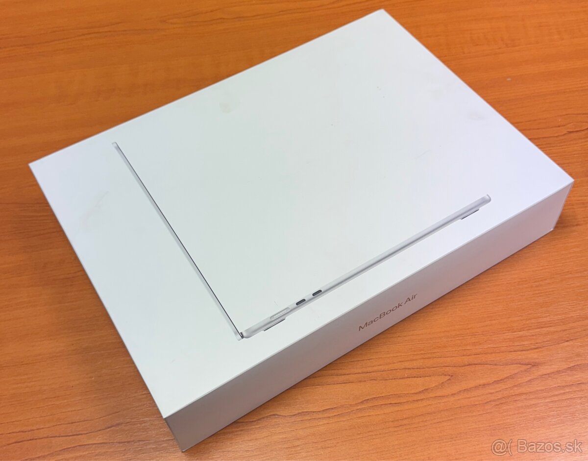 MacBook Air 15 M3 16GB/256GB - nepoužity