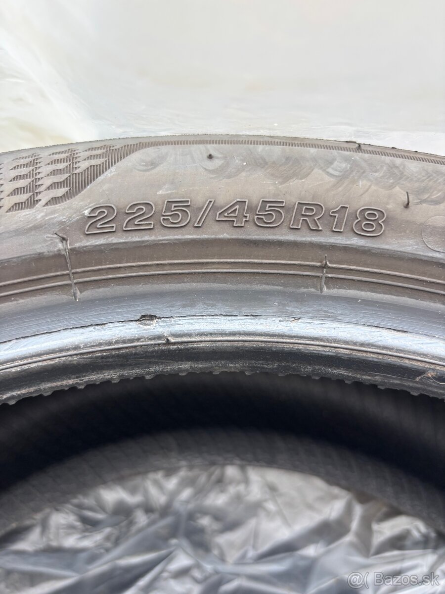 Letné pneumatiky BRIDGESTONE 225/45R18