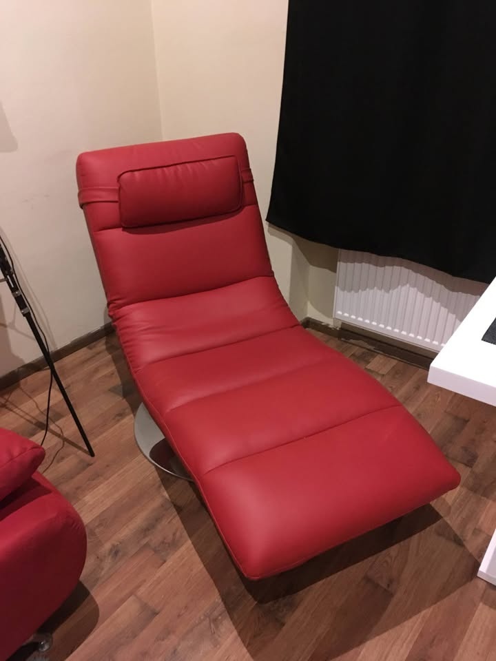 Luxusne dizajnove kreslo.