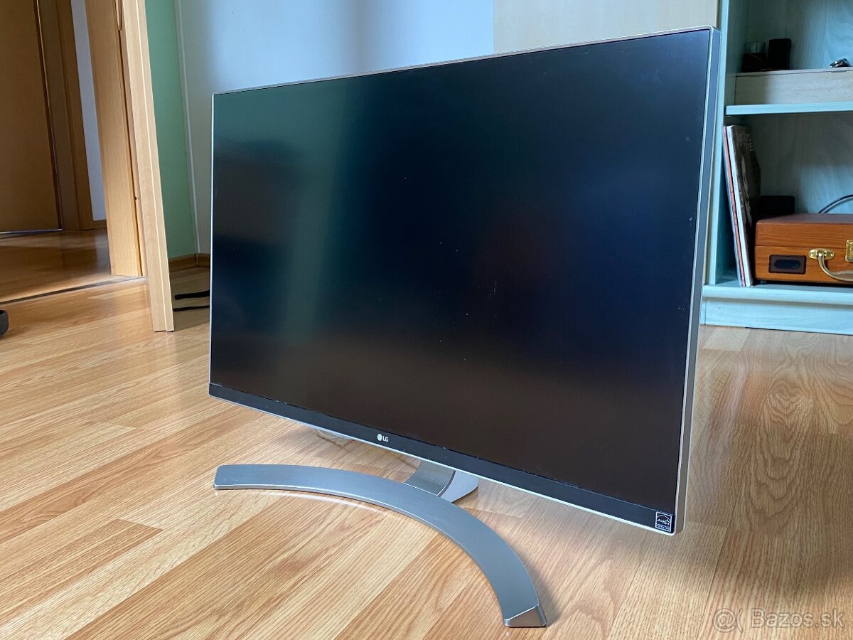 27’’ Monitor LG27UD88-W (4K UHD, USB-C) – výborný stav