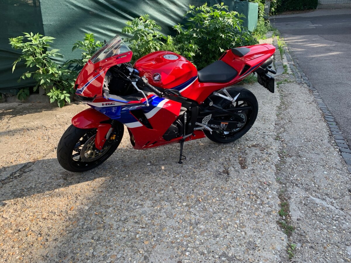HONDA CBR600RR 2024 Október