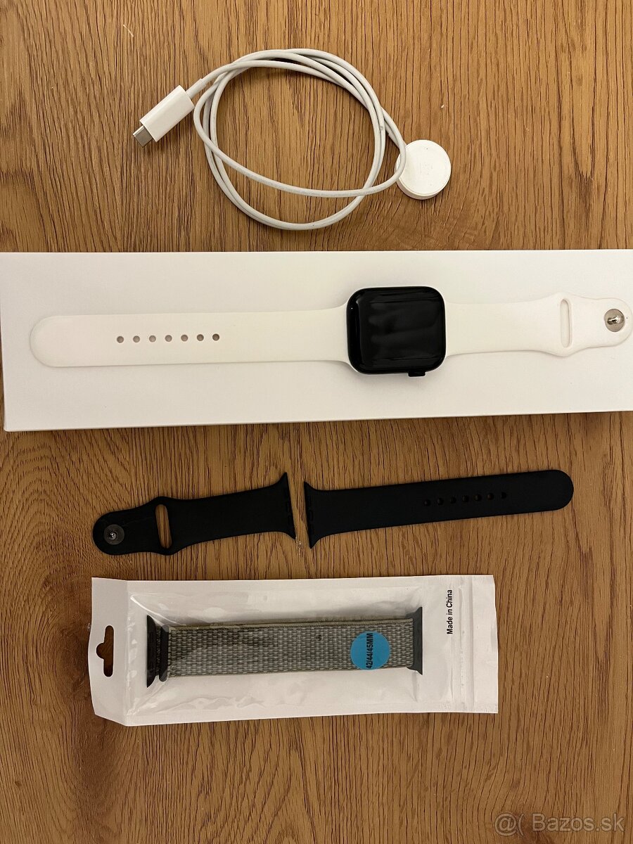 Apple Watch SE (2. generácia) 44mm – Midnight