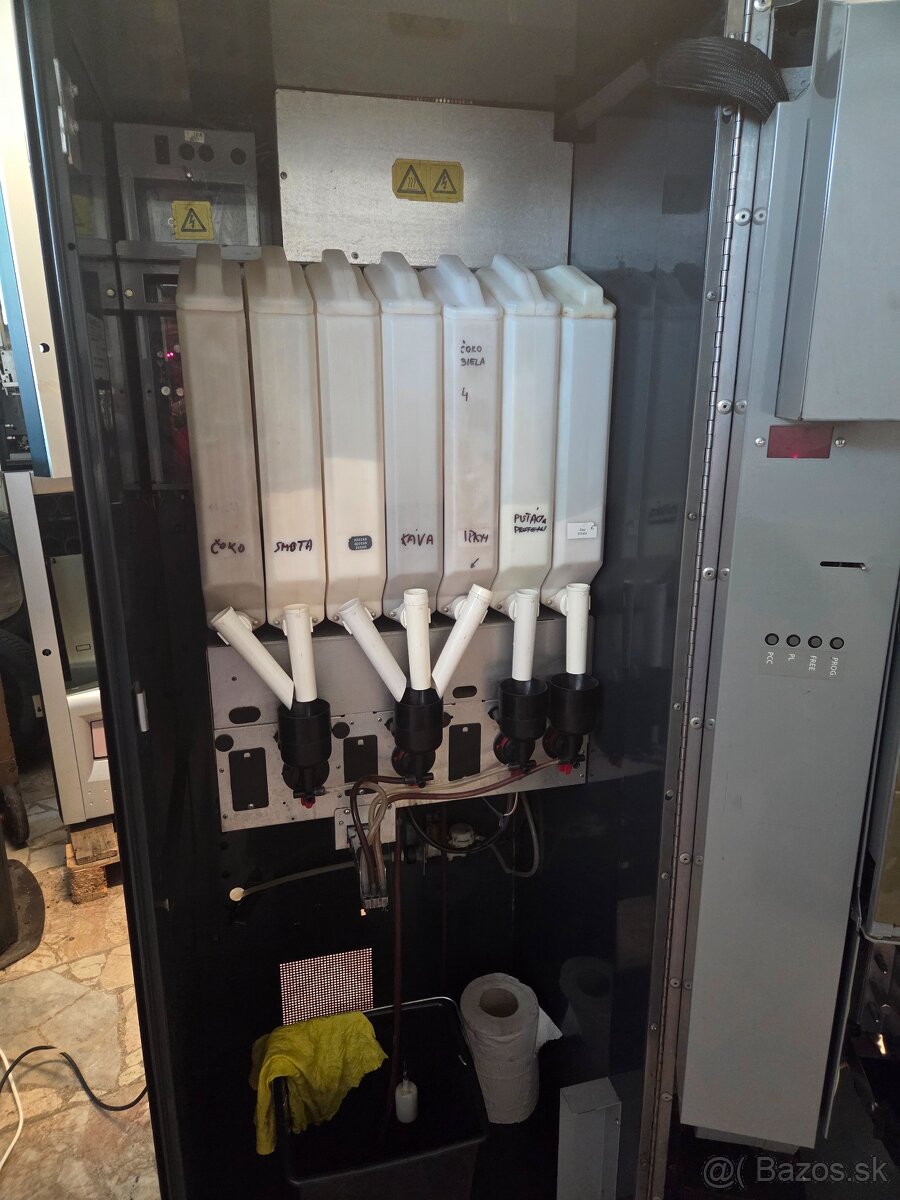 Predam kavomat Rheavendors