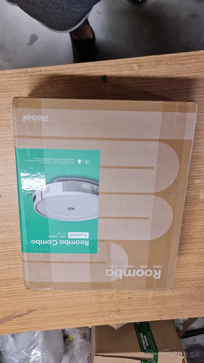 iRobot Roomba Combo Essential šedý Y011640 Mopovací - novy
