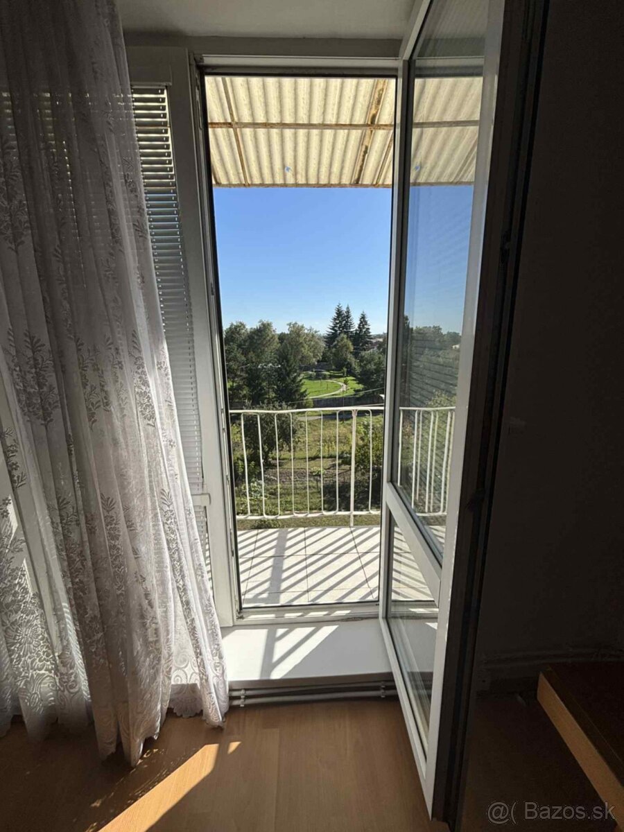 Prenájom - 3izbový byt Sečovce