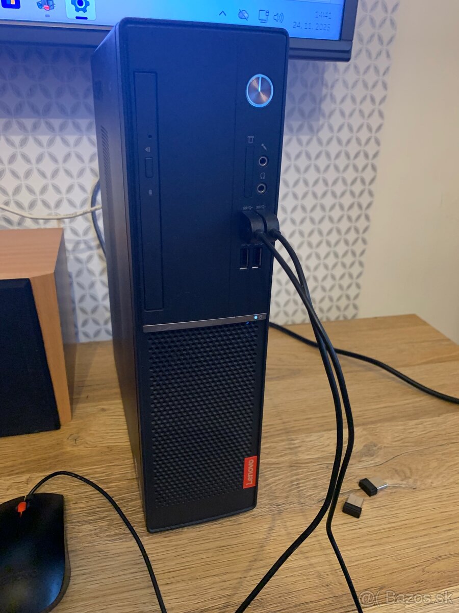 PC Lenovo V520S