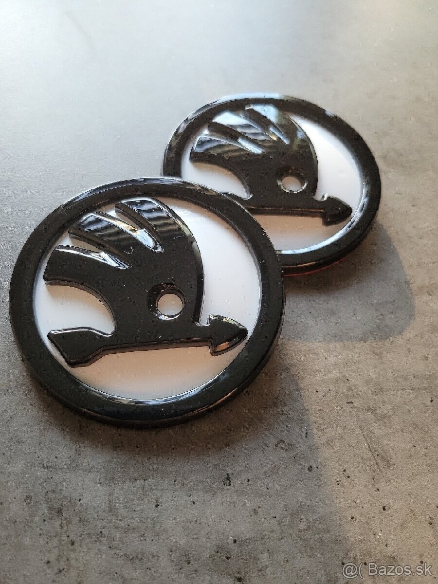 Škoda znak (čierno-biely, čierno-strieborný)