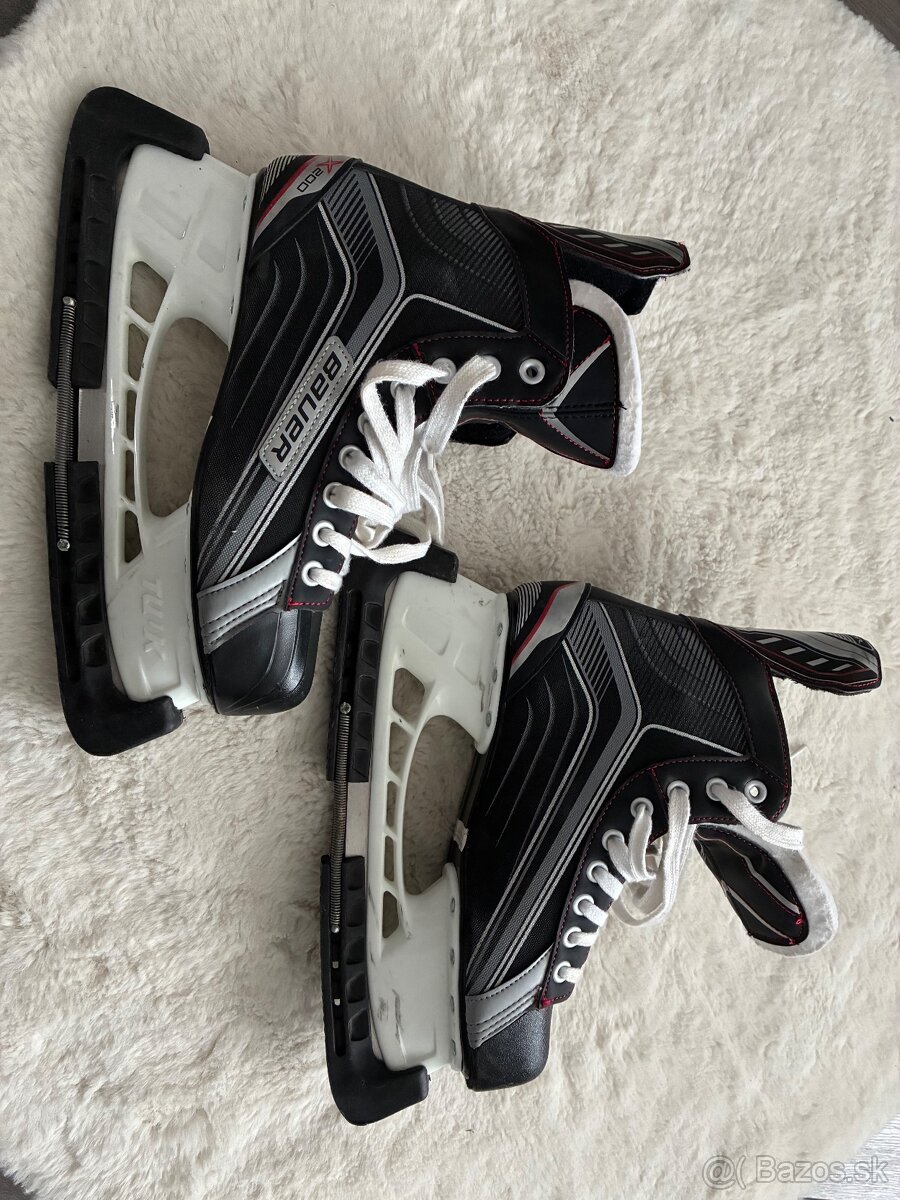 Hokejové korcule BAUER C.42