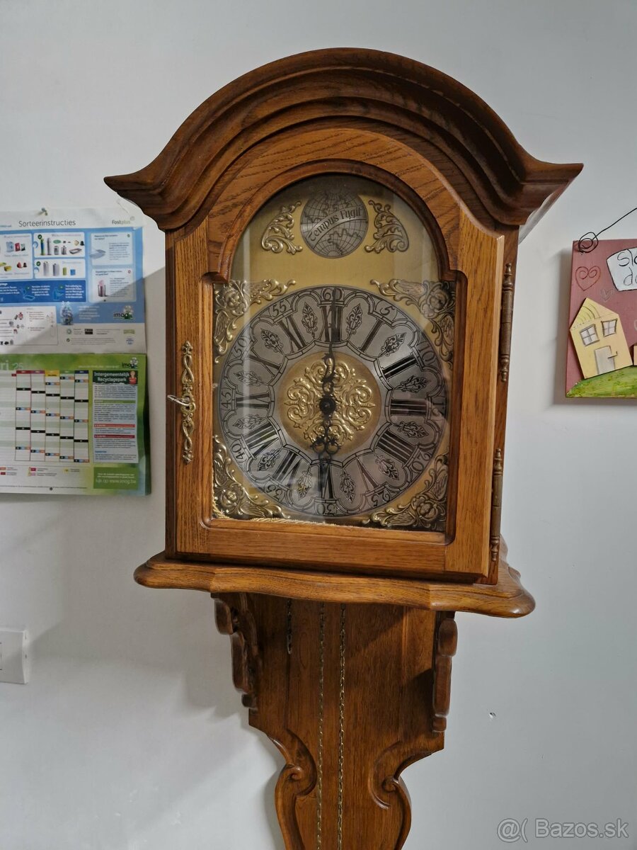 Krasne nástenné hodiny ....