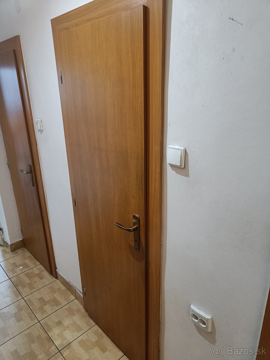 Dvere