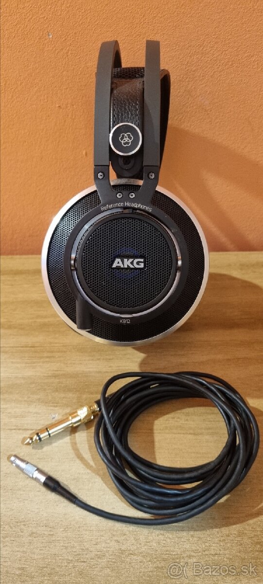 AKG k812