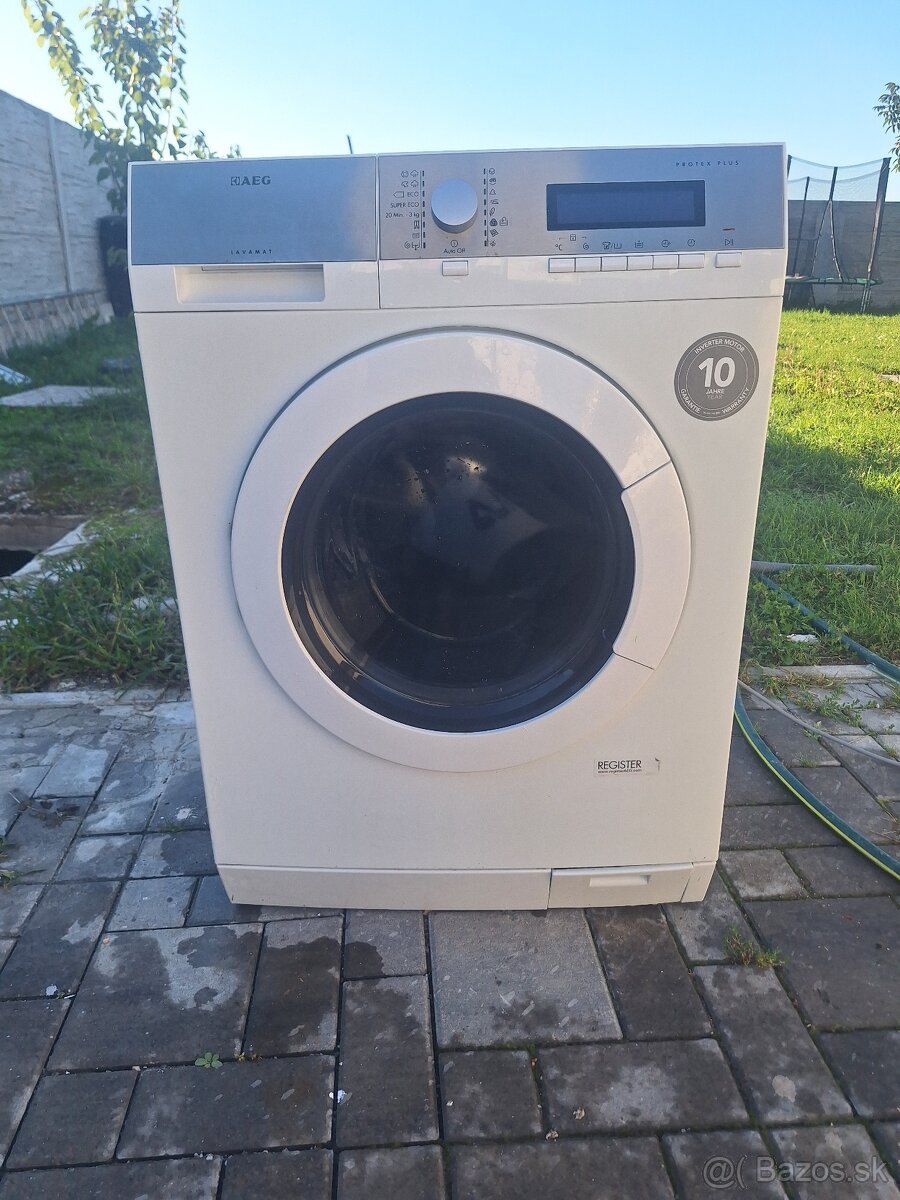Predam Pracku AEG 8kg