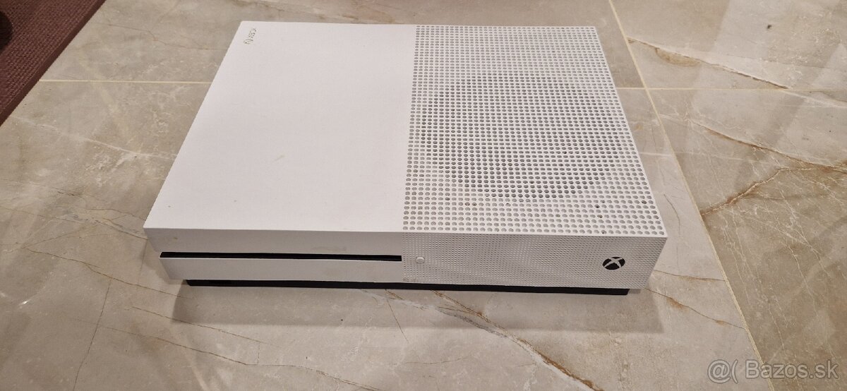 Predám Xbox one 500 GB