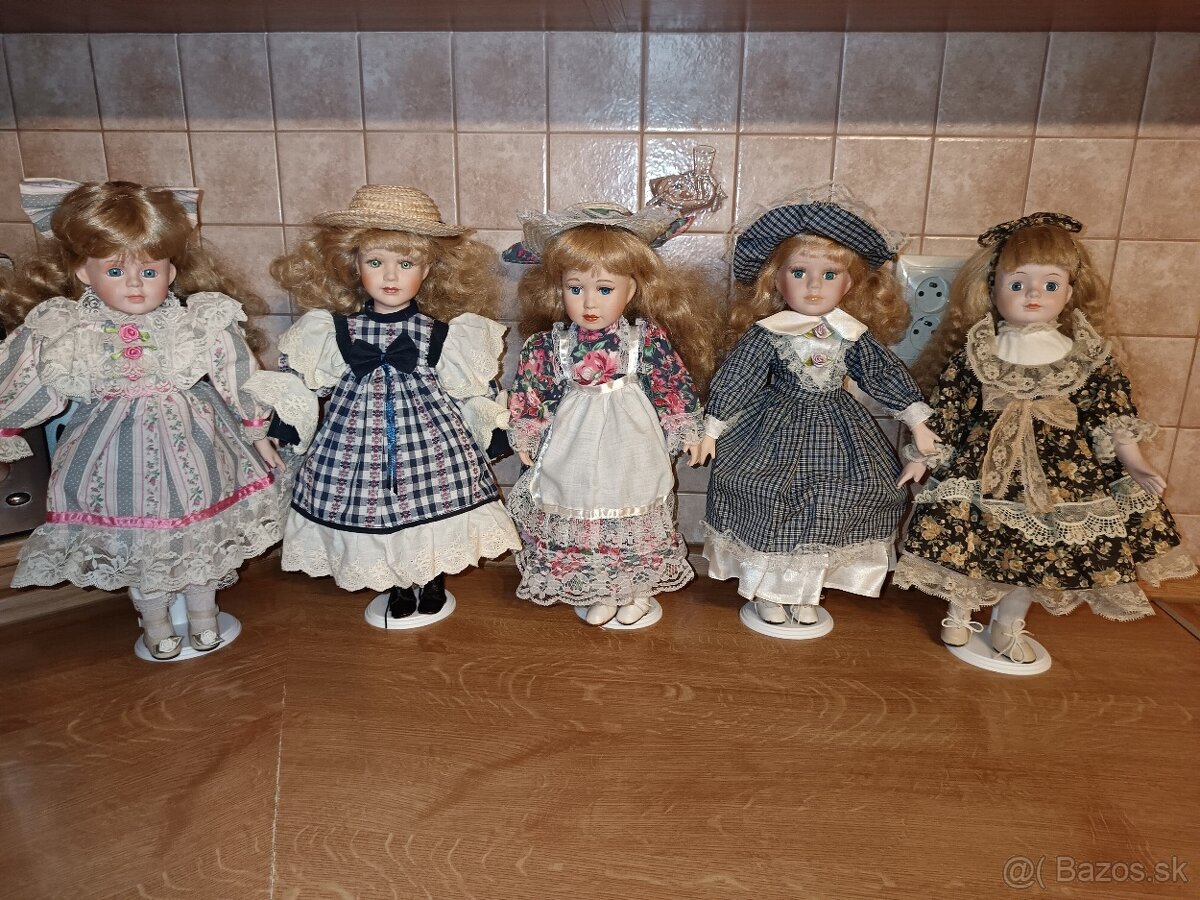 Porcelánové bábiky.