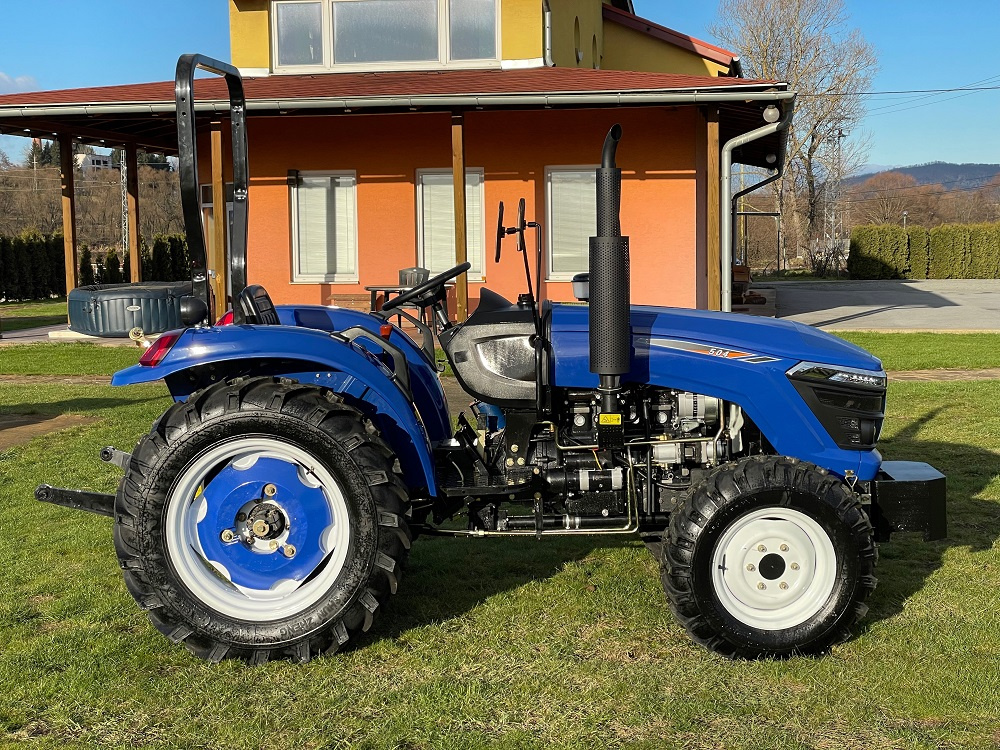 Traktor 504 (50 koní) s pneu 7.50-16/11.2-24