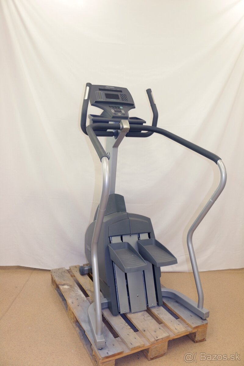 Stepper life fitness 95s používaný kupovaný za 2500 eur