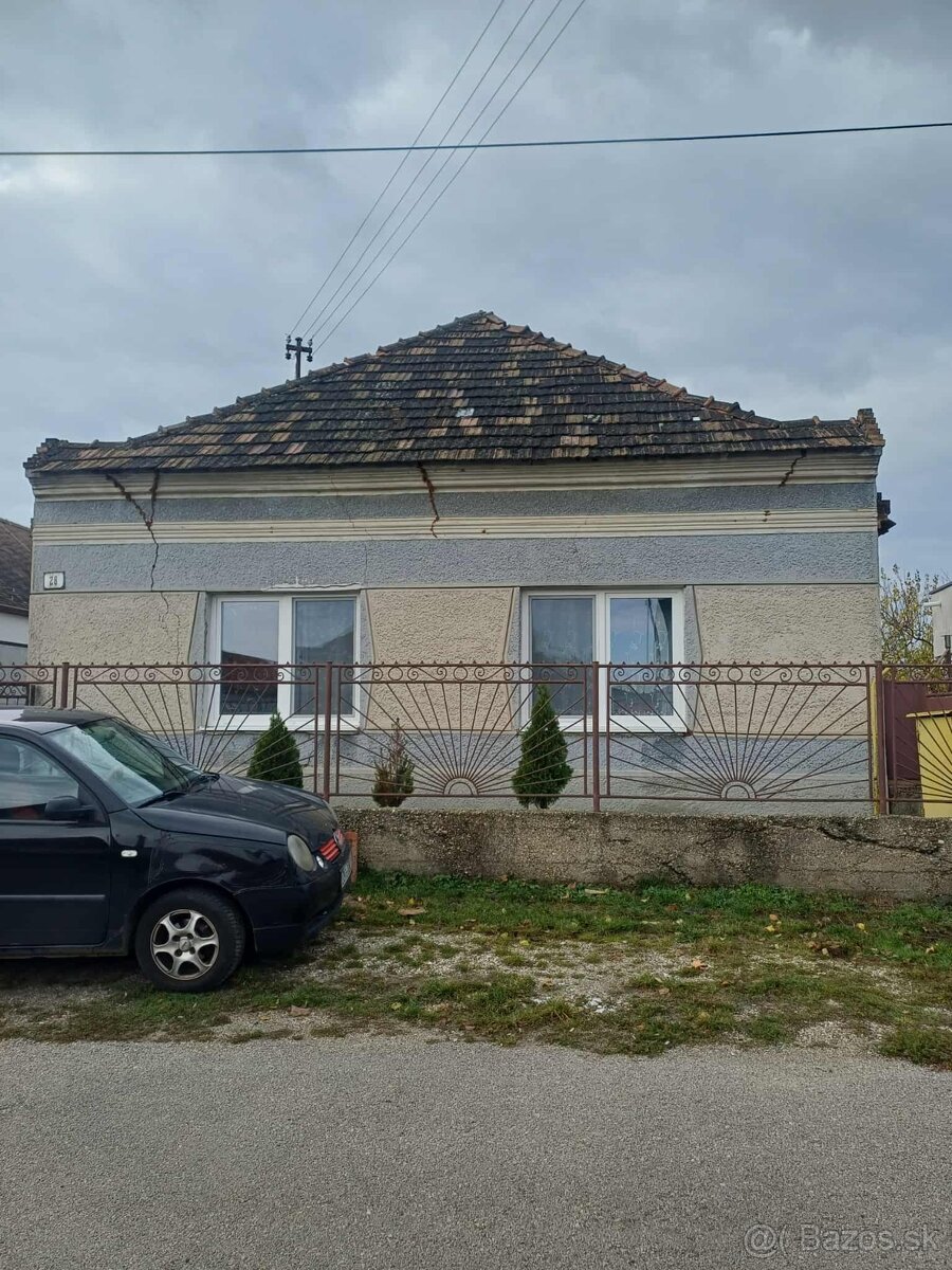 Rodinný dom na pozemku 9,5á v tichej časti obce Padáň