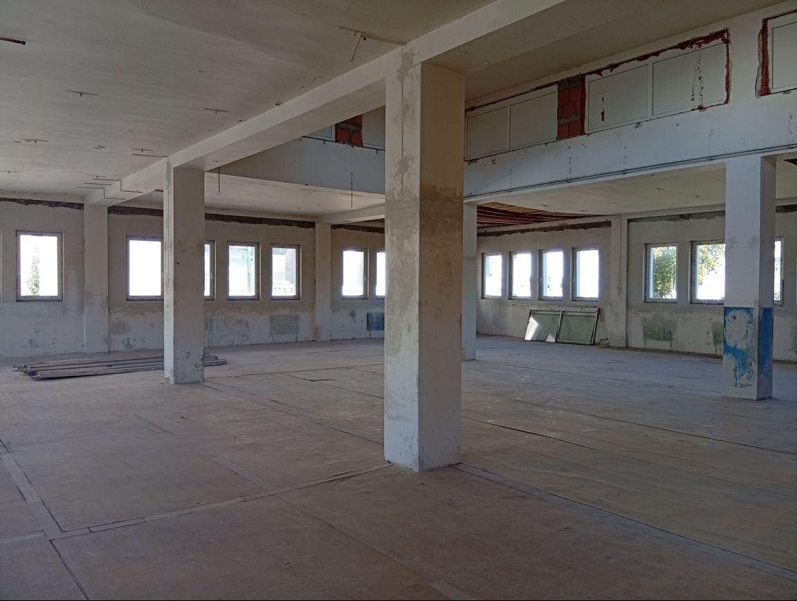 Komerčné priestory, Trenčín, Za mostami.