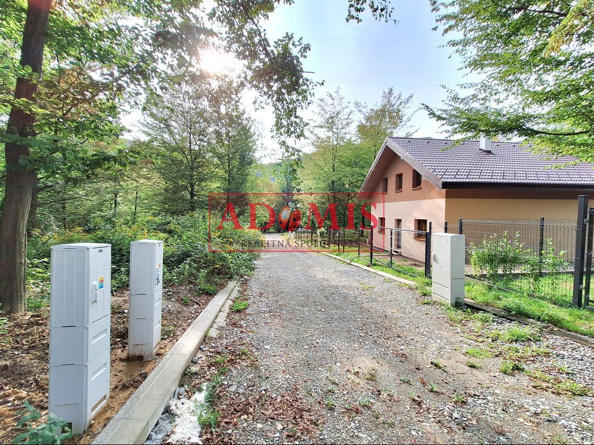 ADOMIS - Predám stavebný pozemok 800m2 Kysak Brezie,na výsta