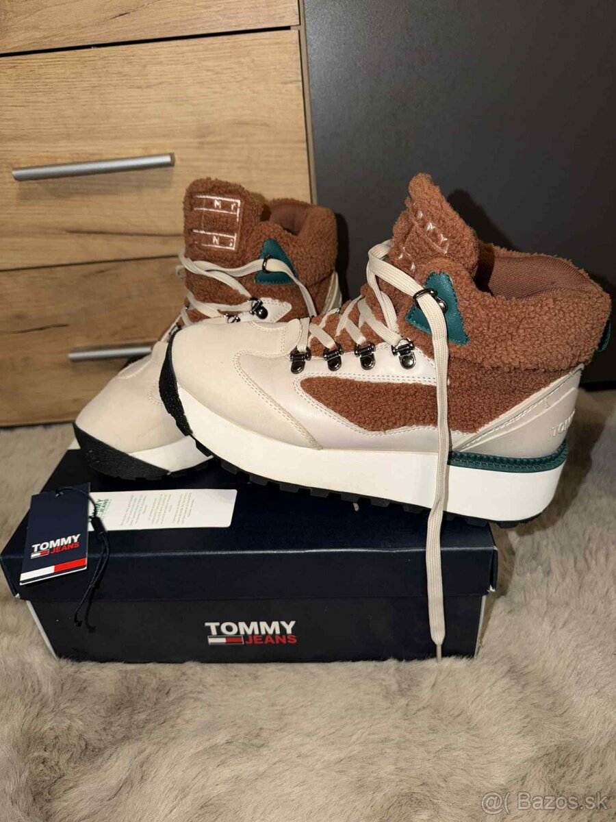 tommy hilfiger original zimne tenisky-snehule-cizmy
