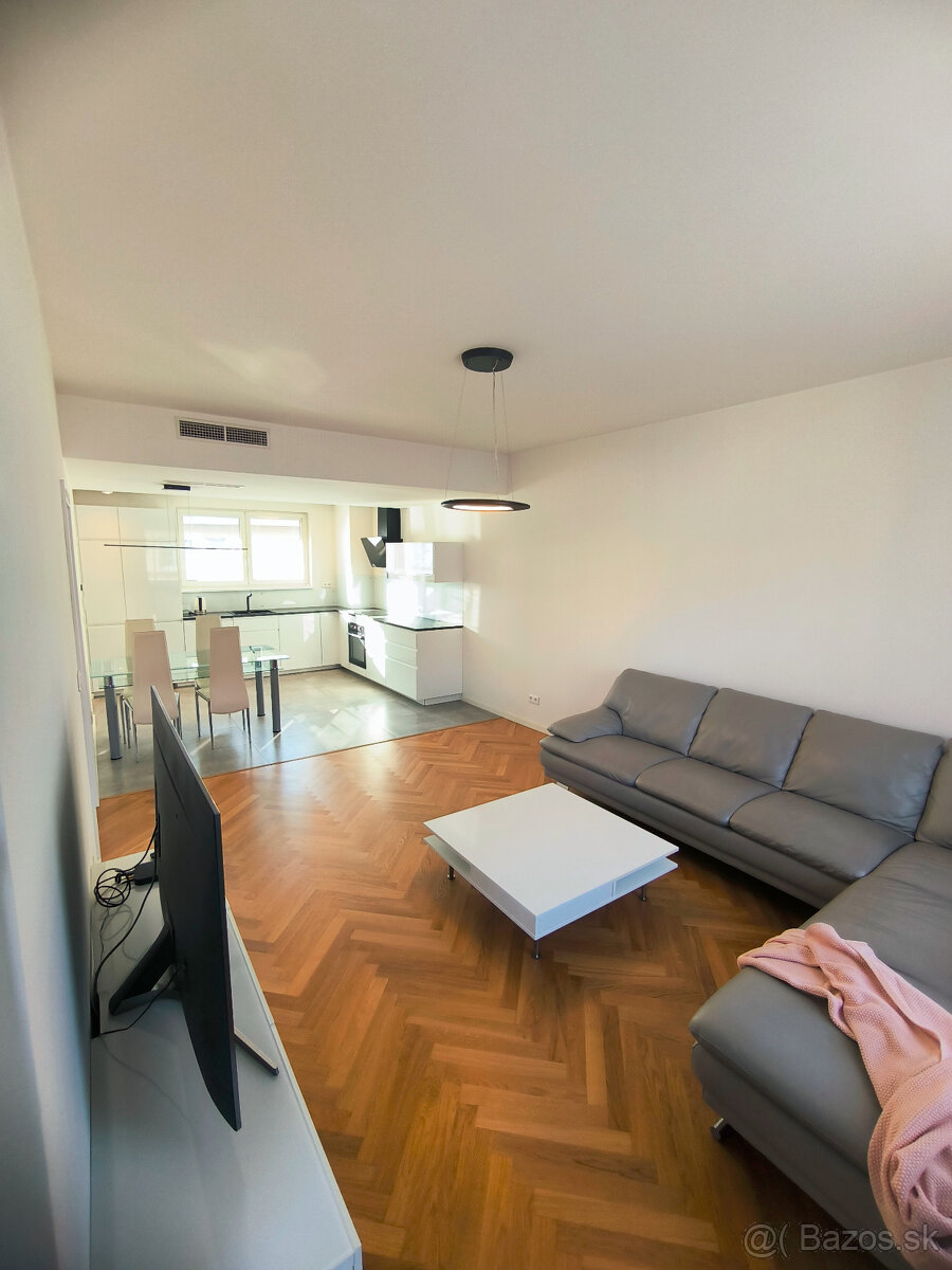 Iba u nás 2i BEZRUČOVA RESIDENCE,balkón,loggia,garáž.státie