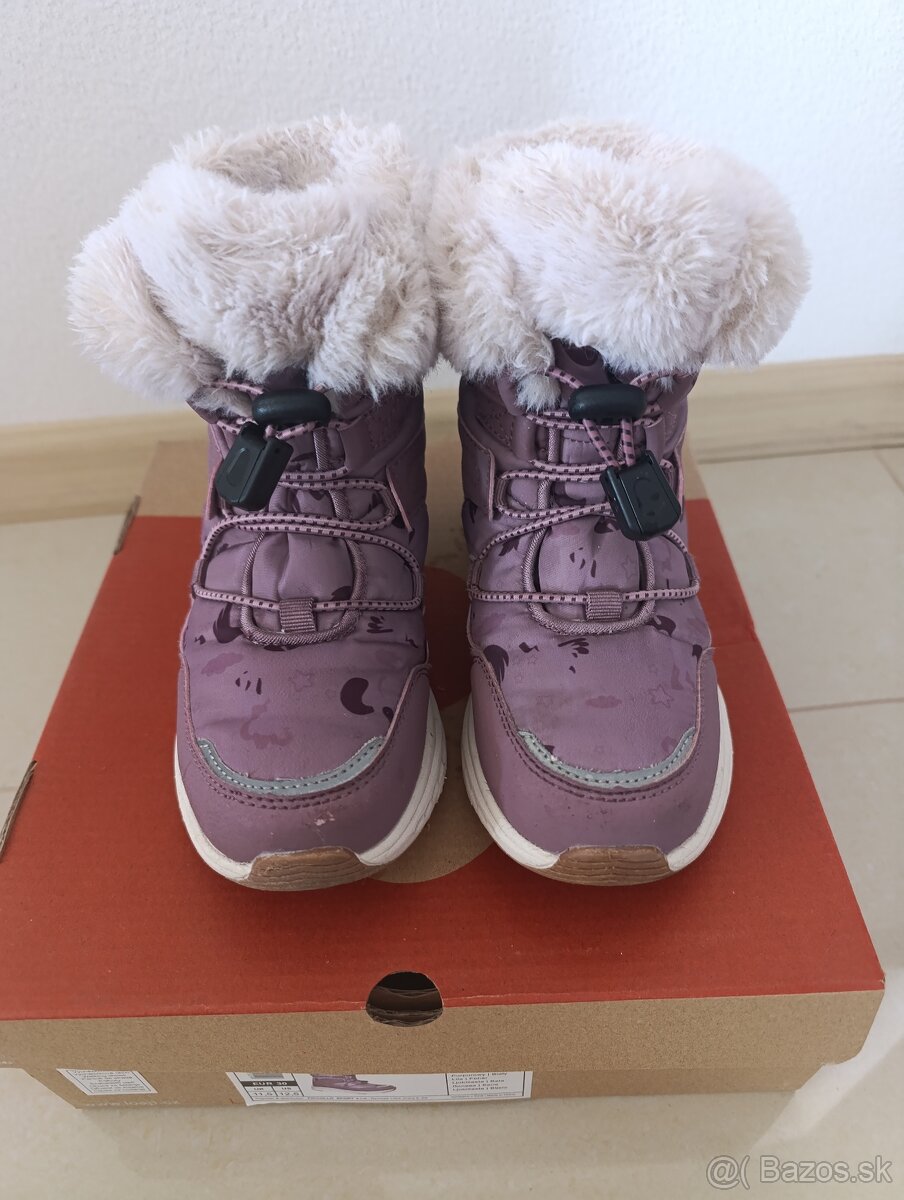 Dievčenské zimné snehule 30