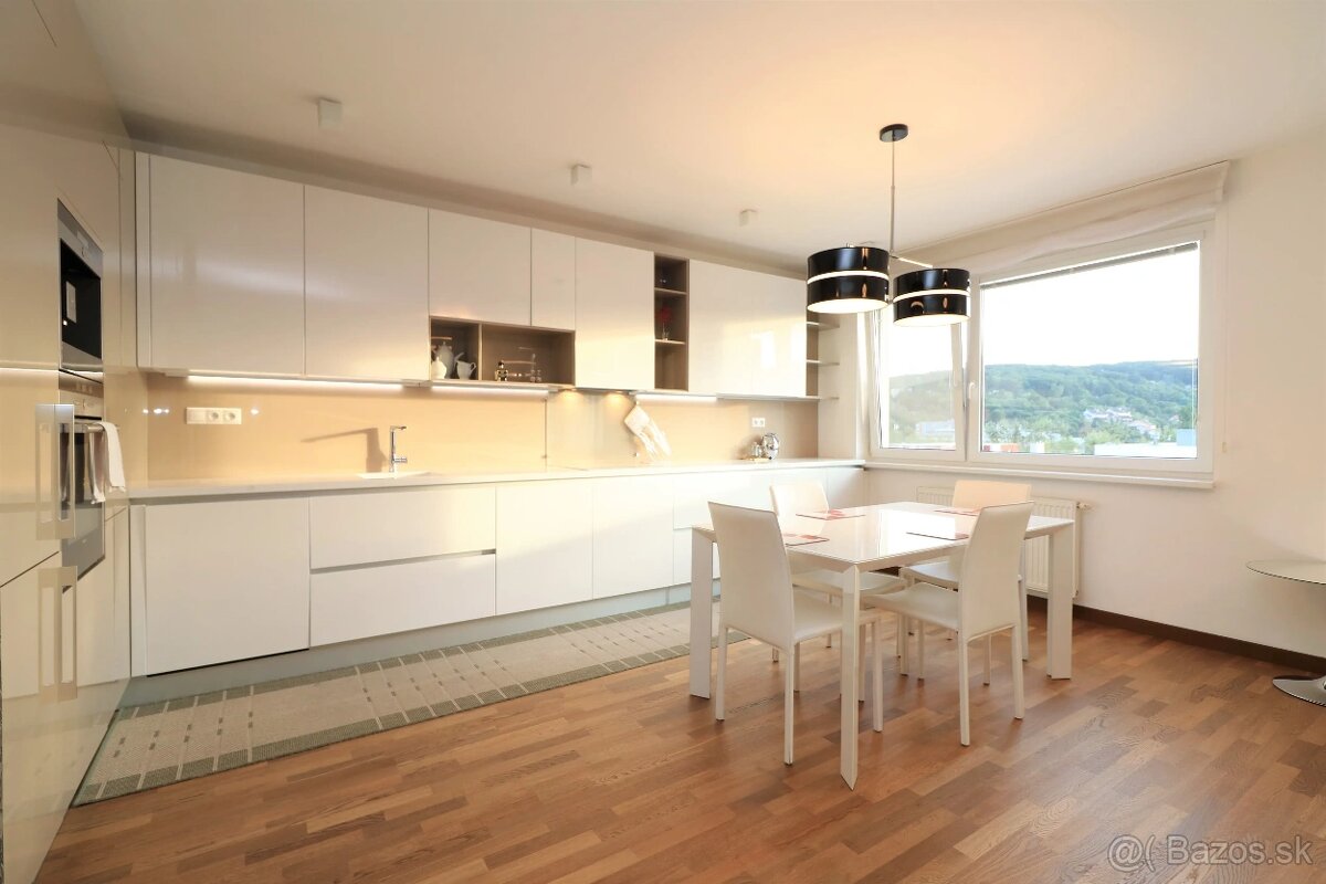 Stylovy 3-izbovy byt v Dubravke na prenajom