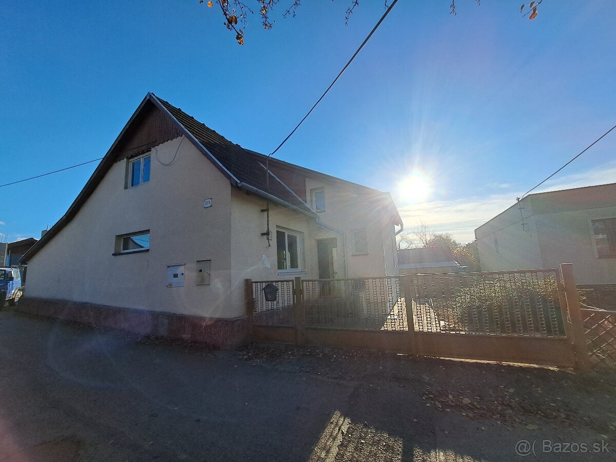 Rodinný dom / chalupa v tichej lokalite Košeca