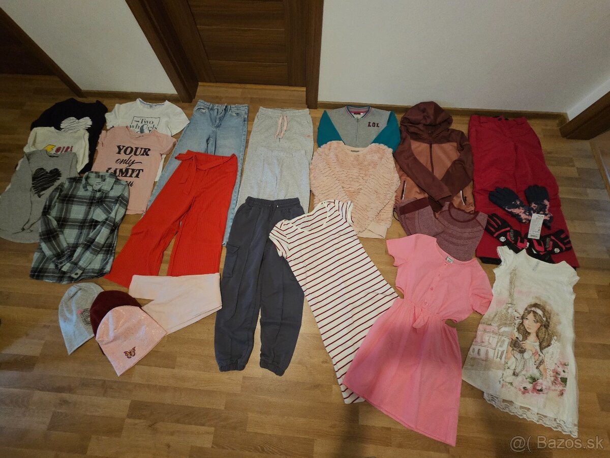 Balík dievc.oblecenia veľkosť 146/152