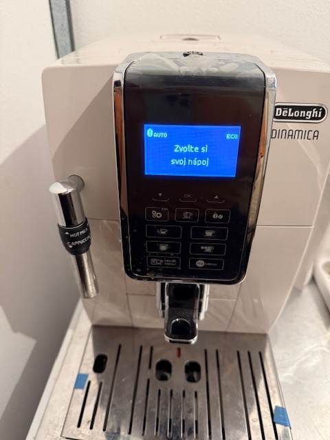 Kávovar Delonghi Dinamica 350,35 biela