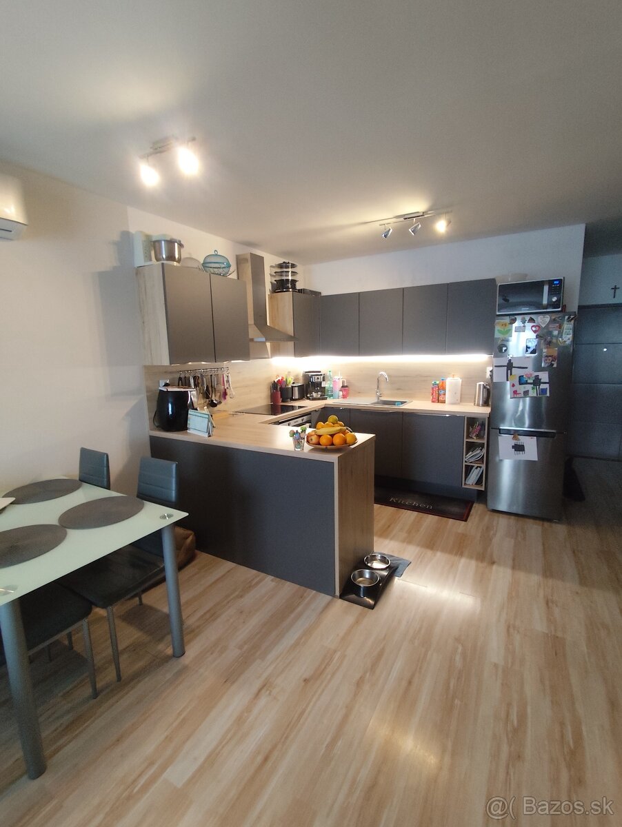 Predám 2 izbový byt 57 m2, obec Hlohovec