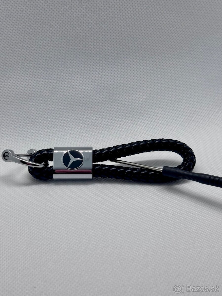 Kľúčenka s logom autá