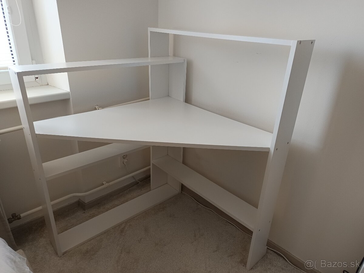 Biely rohovy pracovny stol