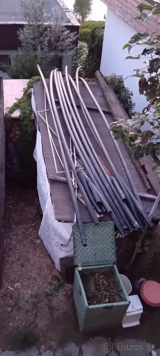 Vodovodné potrubie, kolená a spojky