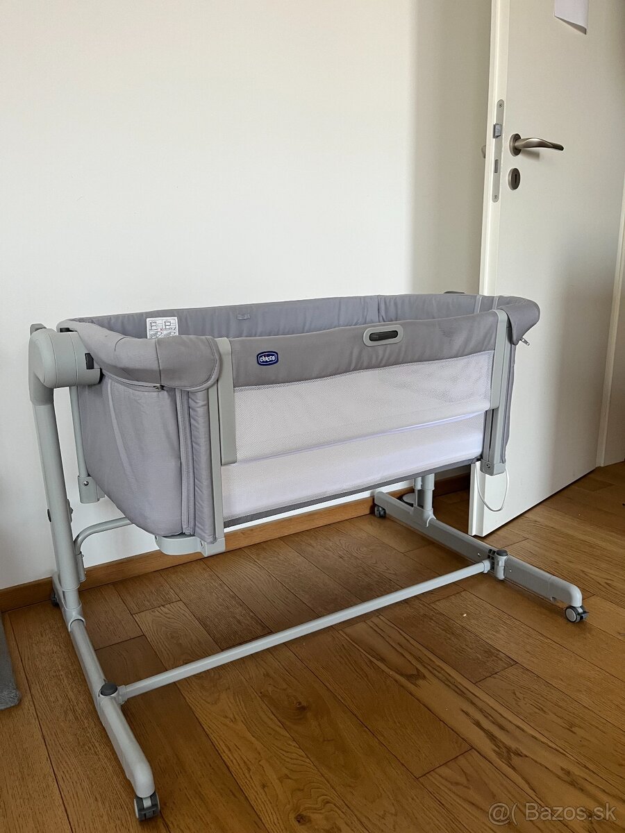 CHICCO Postieľka Next2Me Magic Evo – Grey Mist