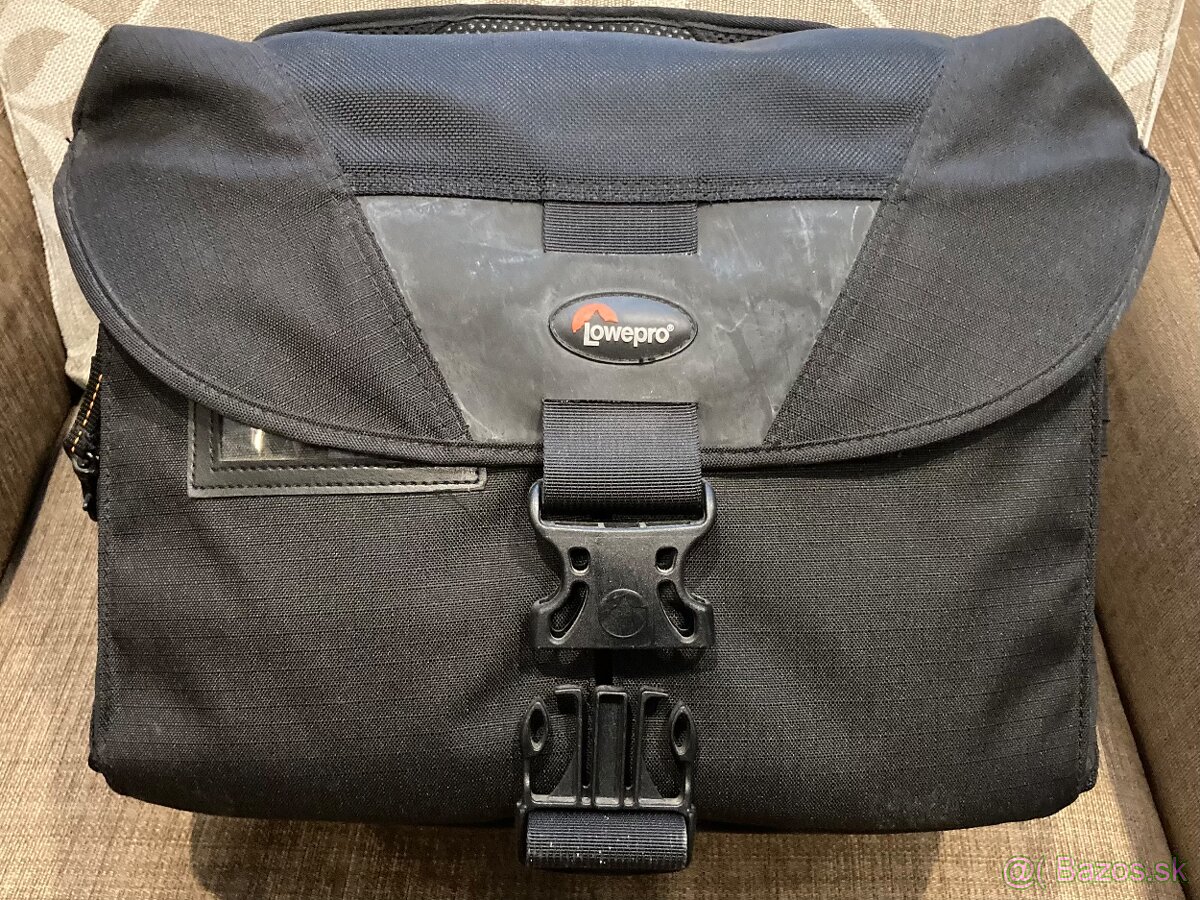 Fotobrašňa - Lowepro Stealth Reporter D550 AW